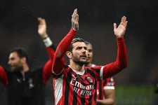 Theo Hernandez set to leave AC Milan for Al-Hilal move.webp