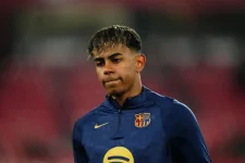 Deco warns Barca is not a mates club even for Williams.webp
