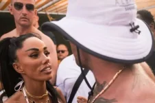 McGregor chills in Ibiza as Price calls him legend.webp