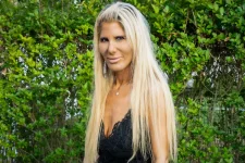Million Dollar Beach House Star Sara Burack Dies at 40.webp