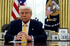 Trump Media OKs 400m Buyback to Lift Truth Social Stock.webp