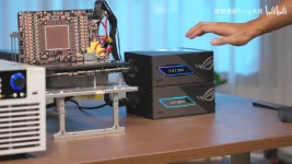 ASUS RTX 5090 BTF adds GC-HPWR connector for cooler, reliable power.webp