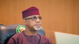 Ogun governor awards N2.5m to nine MAPOLY top graduates, pledges N2bn.webp