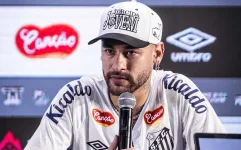 Neymar signs new Santos deal through December 2025.webp
