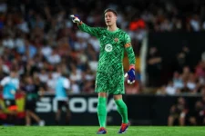 Chelsea renews interest in Barcelona's Marc-André ter Stegen transfer.webp