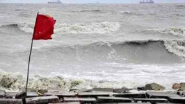 Bangladesh Maritime Ports Issue Cautionary Signal as Squally Weather Approaches.webp