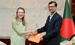 Foreign Affairs Adviser Praises UNFPA's Role in Bangladesh's Health and Development Achieveme...webp
