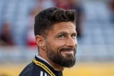 Giroud Eyes Summer Move to Lille as Talks Progress with LAFC.webp