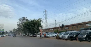 Uganda to Evict Illegal Car Bonds from Kampala–Jinja Highway Road Reserve.webp