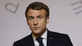 Macron warns US strikes hit Iran hard, but treaty exit would be worst.webp
