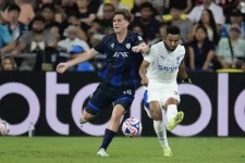Al-Dosari loses his cool with the team doc after the Club World Cup sub.webp
