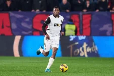 Arsenal Raises Offer to €21–22M for Valencia Defender Mosquera.webp