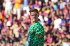 Ter Stegen Rejects Transfer Offers, Demands Contract Resolution at Barcelona.webp