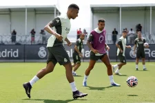Mbappe Advances in Recovery as He Joins Real Madrid Training Sessions.webp