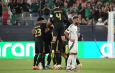 Mexico Defeats Saudi Arabia 2-0 to Reach Gold Cup Semi-Finals.webp