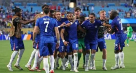 Chelsea Overcomes Benfica After Extended Delay to Reach Club World Cup Quarters.webp