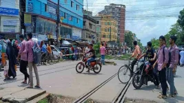 Train Hits Signal-Breaking Auto Rickshaw in Feni, Killing Two.webp