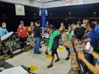 A boat capsizes off Pulau Perhentian, killing three, including two girls.webp