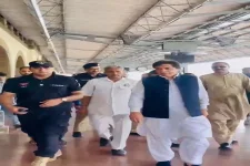 Railways Minister Takes Unannounced Train Journey to Assess Services and Passenger Experience.webp