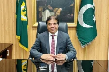 Hanif Abbasi Outlines Plans to Modernize Pakistan Railways and Improve Services.webp