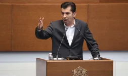 Kiril Petkov Resigns from Bulgarian Parliament, Calls for Political Responsibility.webp