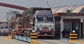 Benapole Land Port Resumes Operations After Strike Withdrawal.webp