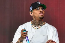 Chris Brown Warns Fans to Stop Comparing Him to Other Artists.webp