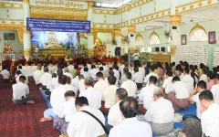 Mandalay Temple and Donors Step Up With K600 Million for Quake Victims.webp