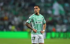 Anthony pushes for Betis return despite Como interest.webp
