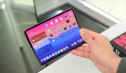 Apple Folds on Foldable iPad Plan, Fans Left Hanging.webp