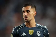 Real Madrid's Ceballos Faces Hurdles in Betis Return Talks.webp