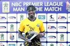 Jonathan Sowah Rejects Tanzania's Naturalization Offer, Aims for Black Stars.webp