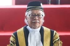 Judiciary Veteran Abang Iskandar Retires After 42 Years of Service.webp