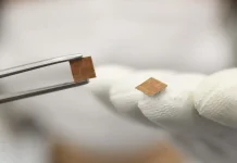 LG Innotek Revolutionizes Mobile Tech with Copper Post Substrate Innovation.webp