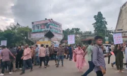 Students Block Shahbagh, Demand PSC Reforms and Crackdown on Question Leakers.webp