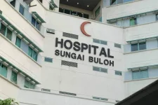 Doctors Overwhelmed at Sungai Buloh Hospital as 300 Patients Flood Clinic.webp