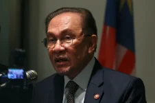 Anwar Hopes Canada Will Waive Visas for Malaysian Travelers.webp