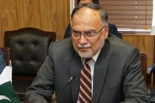 Ahsan Iqbal chairs meeting to reform pay scales in higher education sector.webp