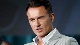 Julian McMahon, an actor known for Nip-Tuck and Charmed, dies at 56.webp