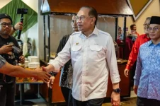 Anwar Ibrahim arrives in Brazil for the 17th Brics Leaders' Summit.webp