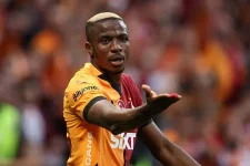 Osimhen favors Galatasaray move as Napoli demands full release fee.webp