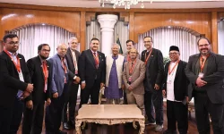 Yunus encourages Islamic NGOs to embrace social business ventures.webp