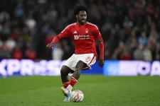Nottingham Forest extends Ola Aina's contract to 2028.webp