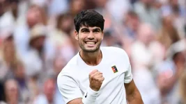 Carlos Alcaraz beats Andrey Rublev to reach Wimbledon quarterfinals.webp
