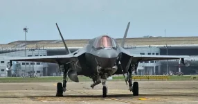 British engineers begin repairs on stranded F-35B jet at Kerala airport.webp