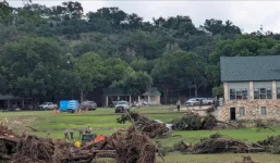 Kerrville drowns, T-Mobile and AT&T offer wifi.webp