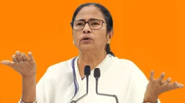 Mamata Banerjee rages as BJP Delhi dumps Bengali family in Bangladesh.webp