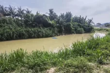 Couple dumps car in Langat River, vanishes from Kajang police.webp