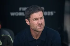 Real Madrid dressing room in chaos, Alonso confronts players.webp