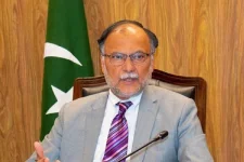 Ahsan Iqbal faces backlash as Independence Day unity push divides Pakistan.webp